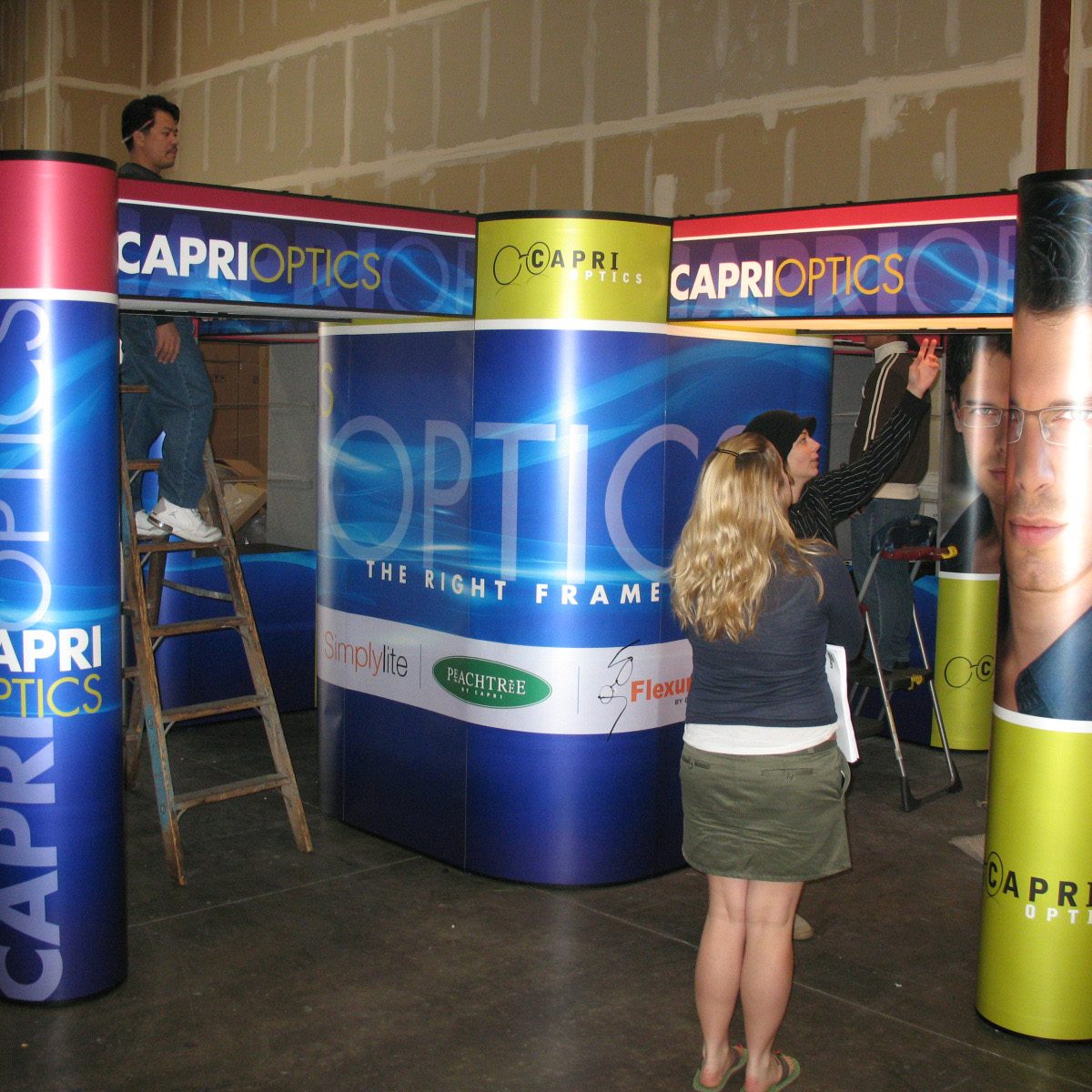 31) 10ft Curved Pop Up