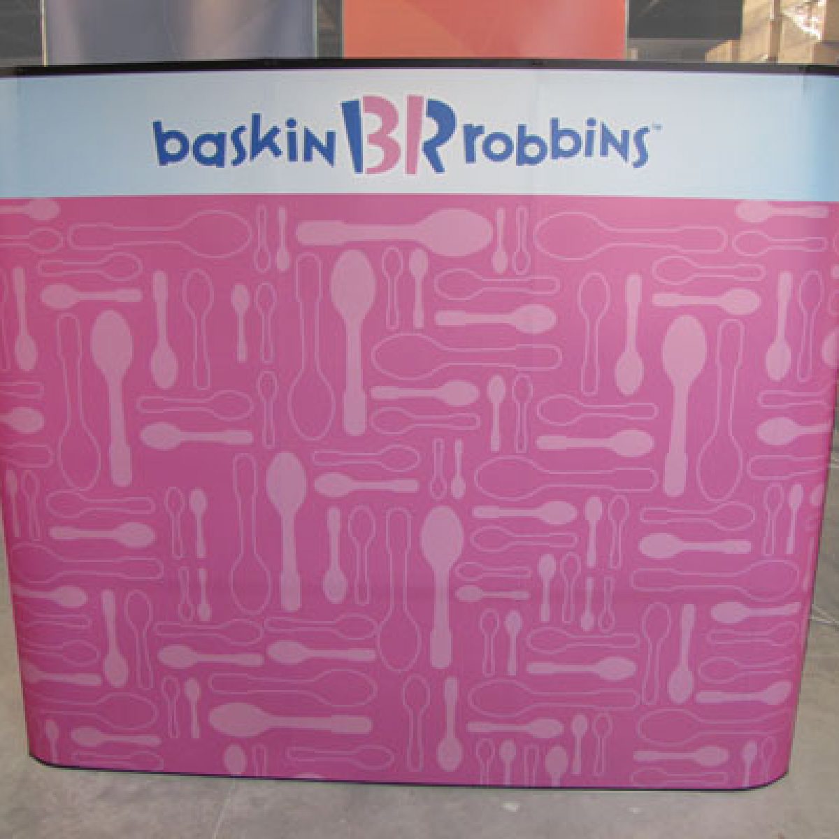 17) 10ft Curved Pop Up