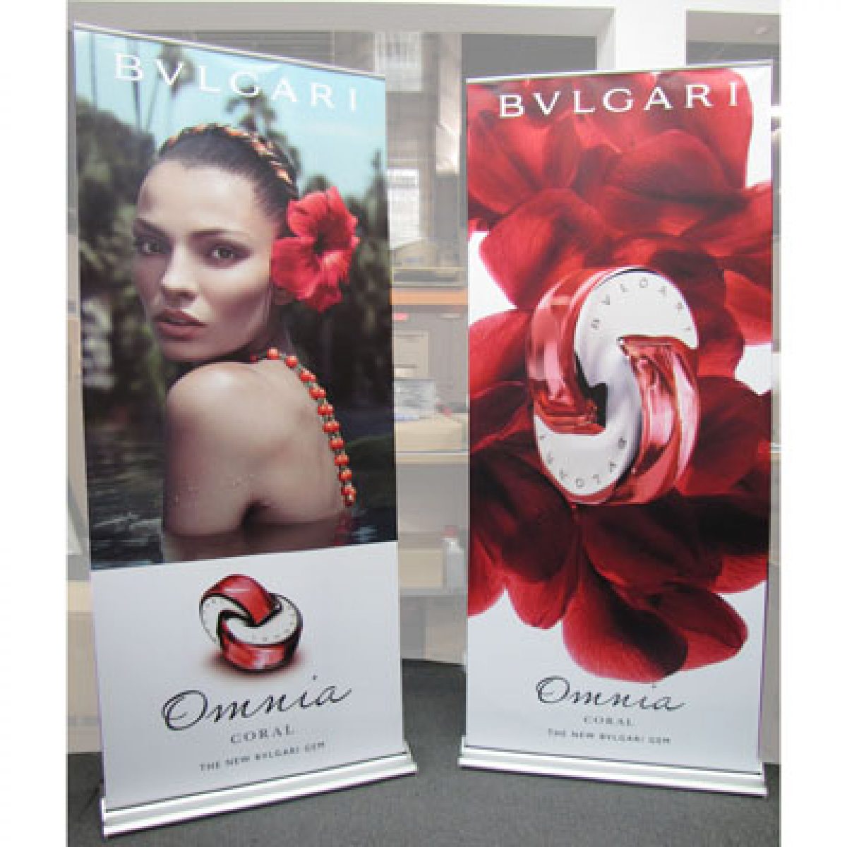 21) 2x Retractable Banner Stands